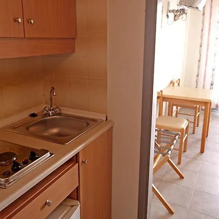 Apartahotel Achillion 2*