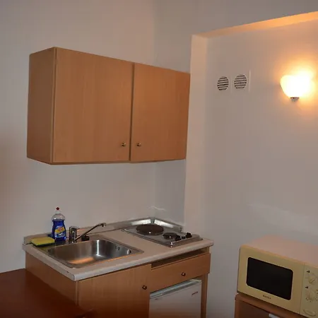 Achillion Apartahotel 2*